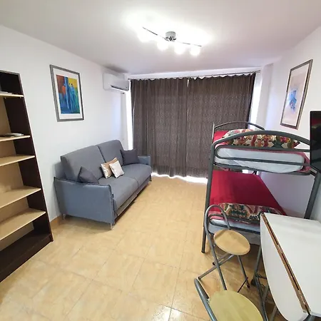 Estudio Rose'n Pool Con Piscina Y Tenis Roses